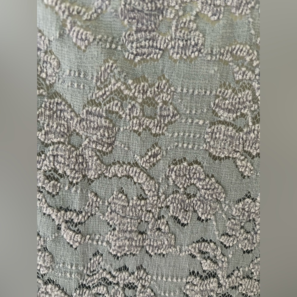 Free People Floral Lace Peplum Blouse
Size: Medium 
Used (Like New) - Picture 8 of 9